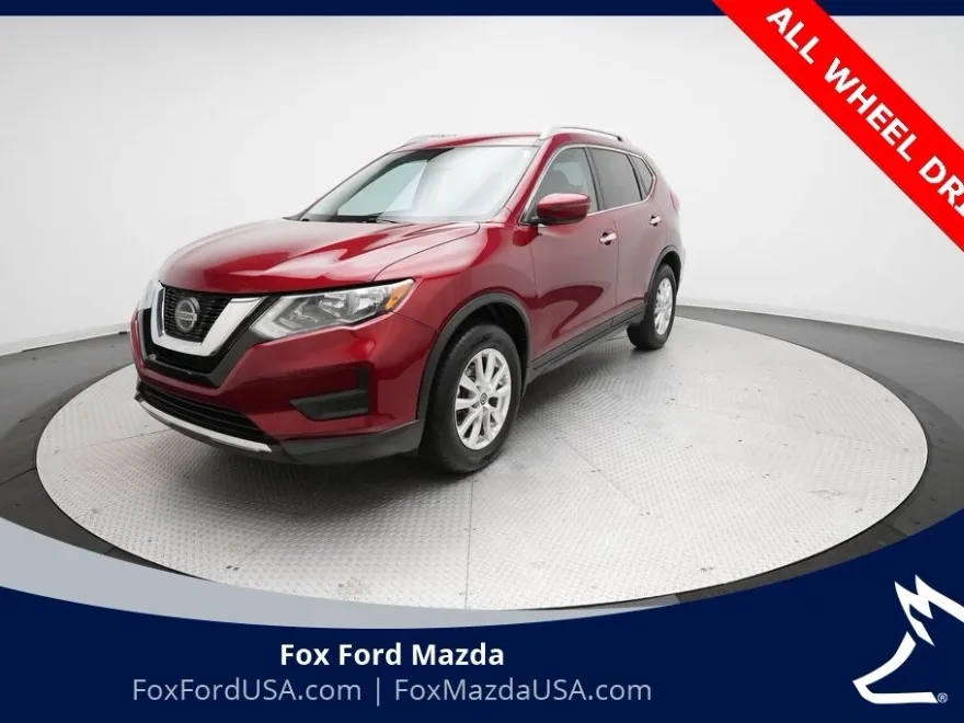 2020 Nissan Rogue SV photo 1
