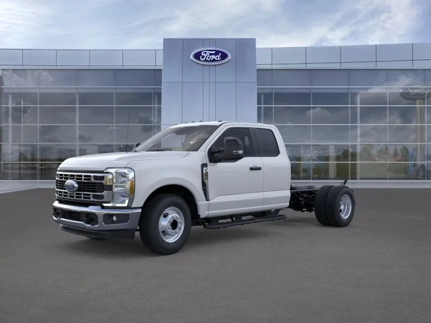 2025 Ford F-350 XL photo 1
