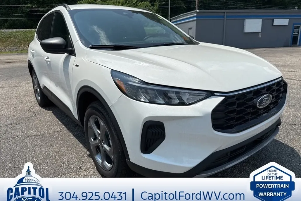 2025 Ford Escape ST-Line photo 1