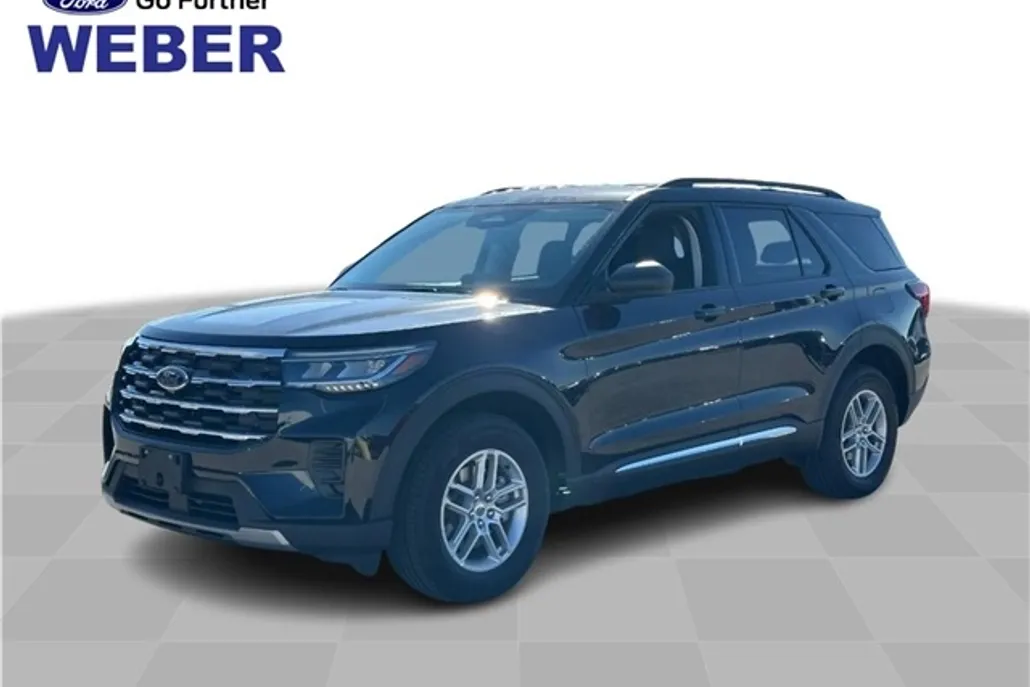 2025 Ford Explorer photo 1