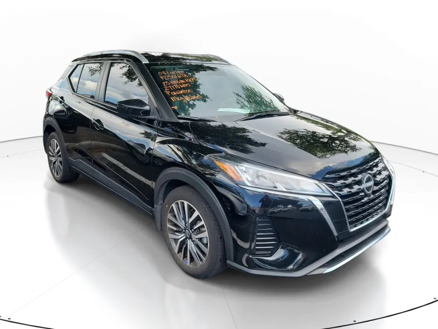 2023 Nissan Kicks SV photo 1