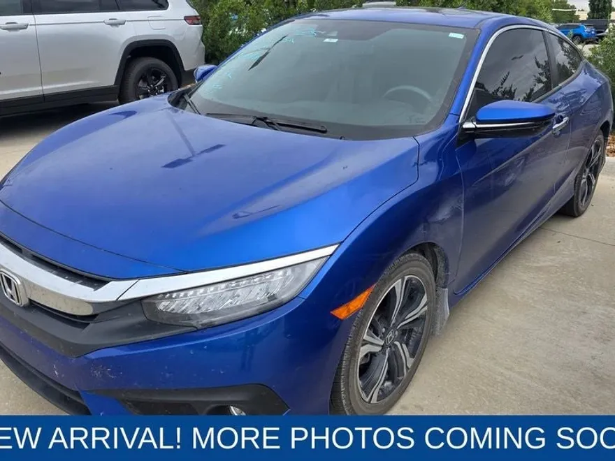 2018 Honda Civic Touring photo 1