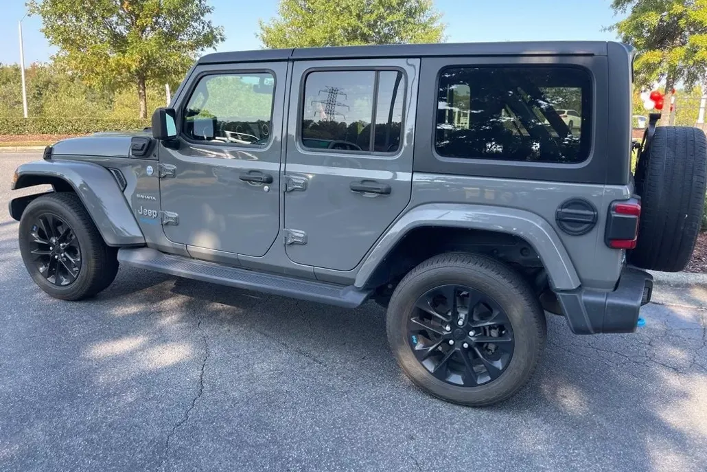 2022 Jeep Wrangler Unlimited 4xe Sahara photo 1