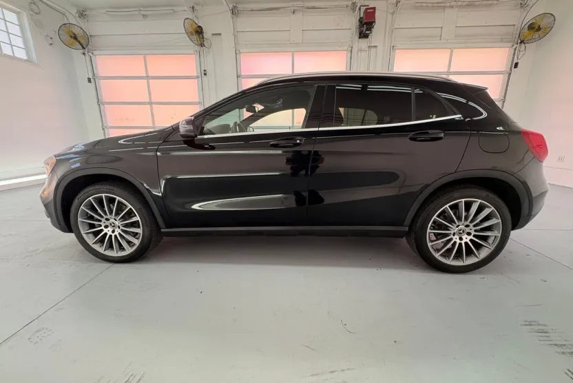 2018 Mercedes Benz GLA 250 photo 1