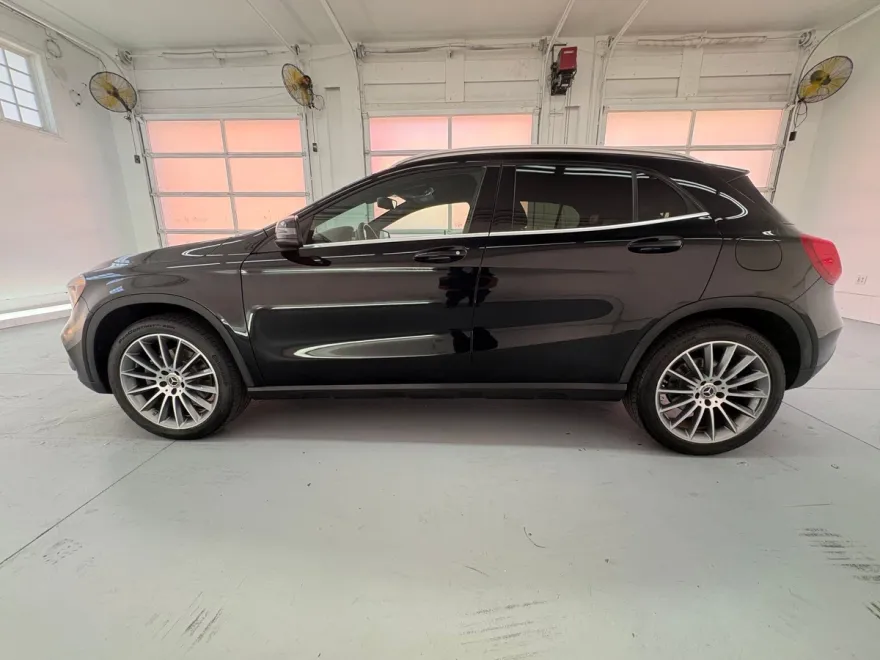 2018 Mercedes Benz GLA 250 photo 1
