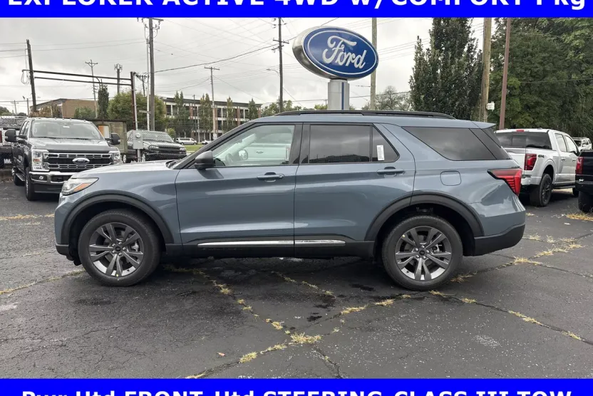 2025 Ford Explorer photo 1