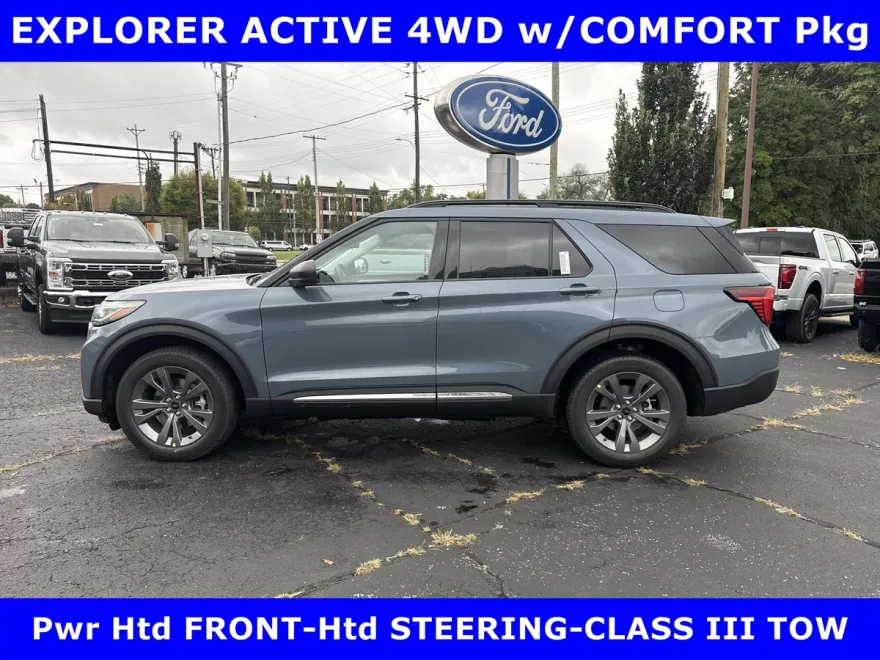 2025 Ford Explorer photo 1