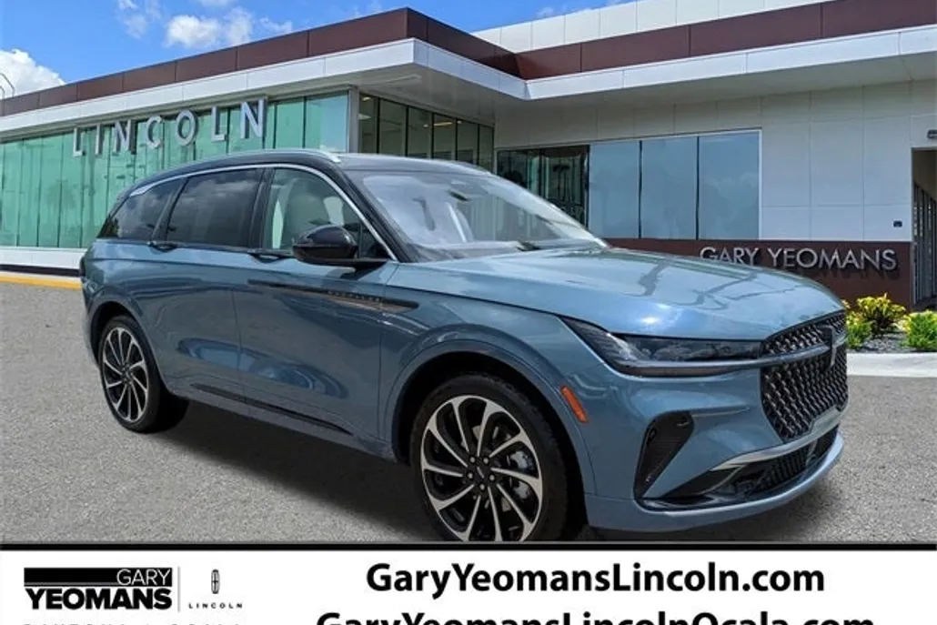 2025 Lincoln Nautilus Black Label photo 1
