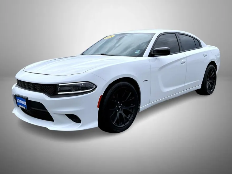 2016 Dodge Charger R/T photo 1