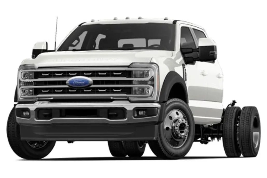 2025 Ford F-550 Lariat photo 1