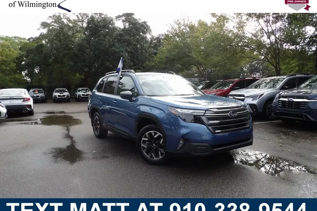 2025 Subaru Forester Premium photo 1