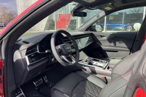 2025 Audi SQ8 Prestige photo 2