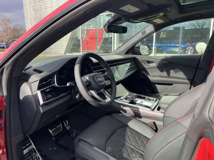 2025 Audi SQ8 Prestige photo 2