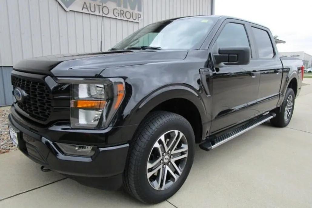2023 Ford F-150 XL photo 1