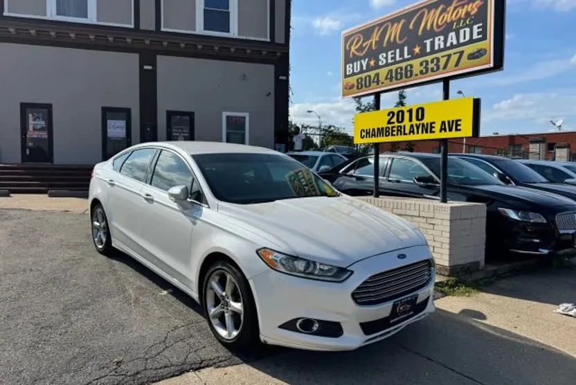 2014 Ford Fusion SE photo 1