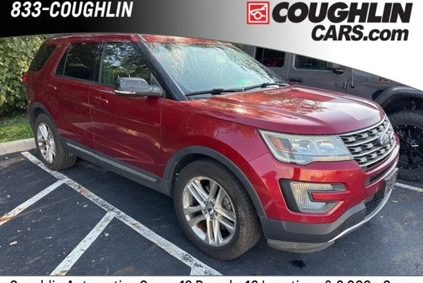 2016 Ford Explorer XLT photo 1