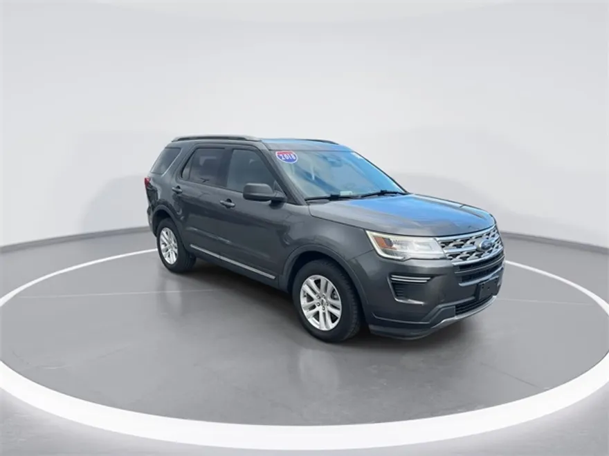 2018 Ford Explorer XLT photo 1