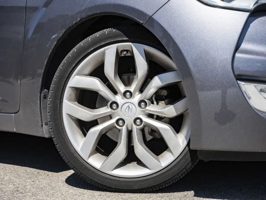 2015 Hyundai Veloster Base photo 1
