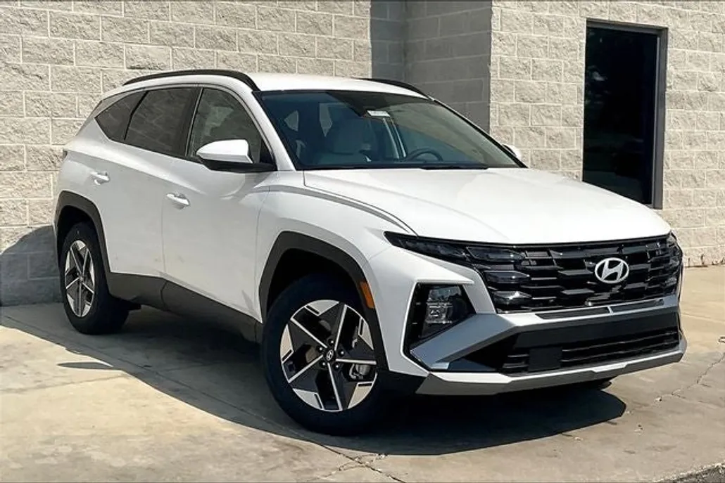 2025 Hyundai Tucson SEL photo 1