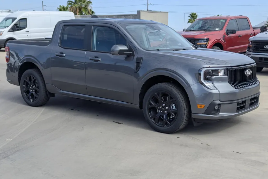 2025 Ford Maverick photo 1