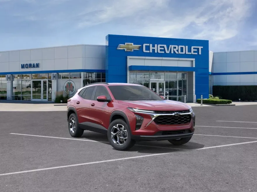2025 Chevrolet Trax LT photo 1