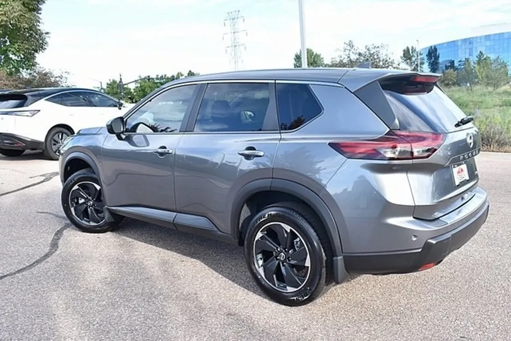 2026 Nissan Rogue SV photo 1