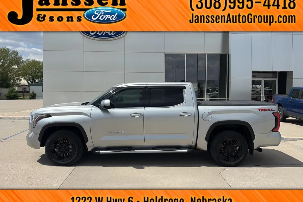 2022 Toyota Tundra Limited photo 1