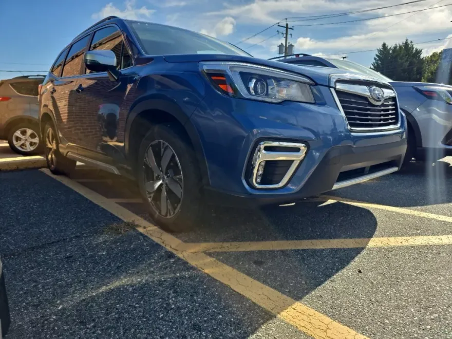 2020 Subaru Forester Touring photo 1