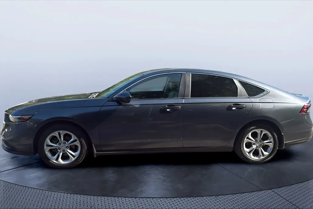 2023 Honda Accord LX photo 1