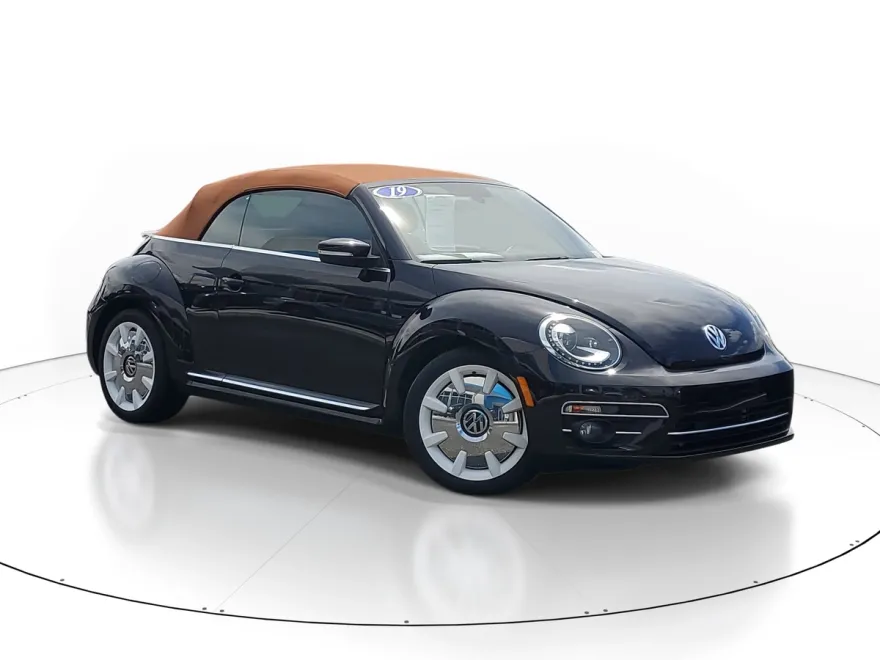 2019 Volkswagen Beetle Convertible Final Edition SE photo 1