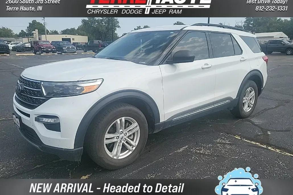 2023 Ford Explorer XLT photo 1