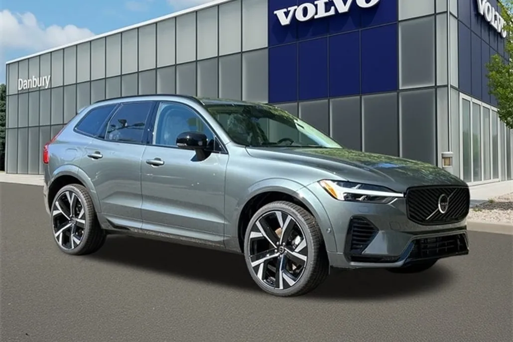 2026 Volvo XC60 Hybrid T8 photo 1