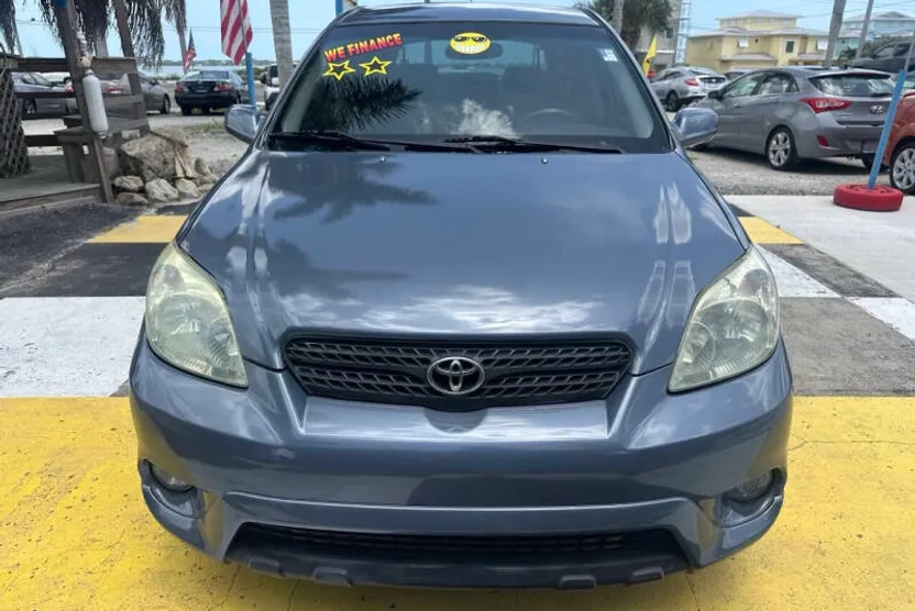 2005 Toyota Corolla Matrix L photo 1