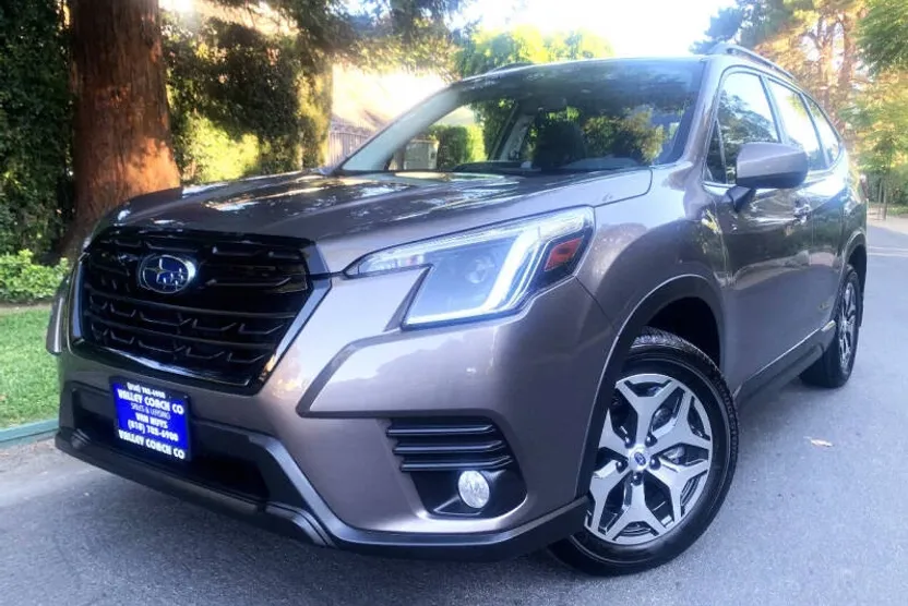 2023 Subaru Forester Premium Base photo 1