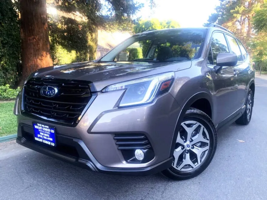 2023 Subaru Forester Premium Base photo 1