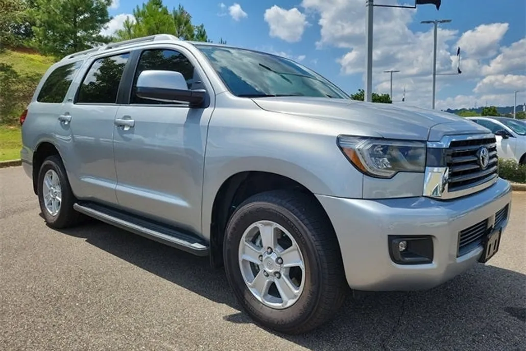 2020 Toyota Sequoia SR5 photo 1