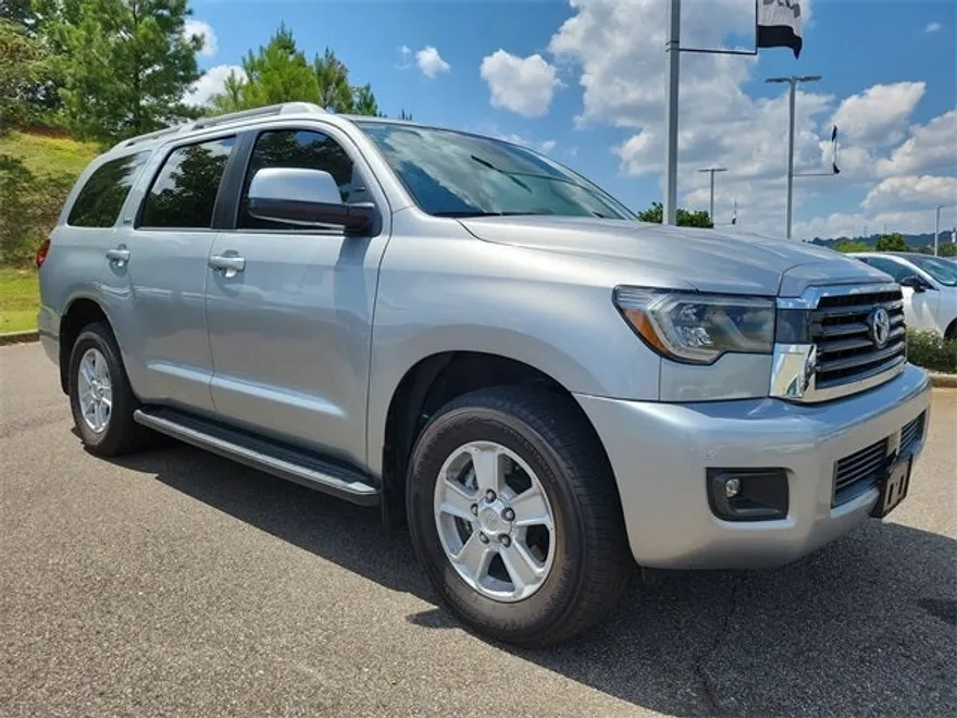 2020 Toyota Sequoia SR5 photo 1