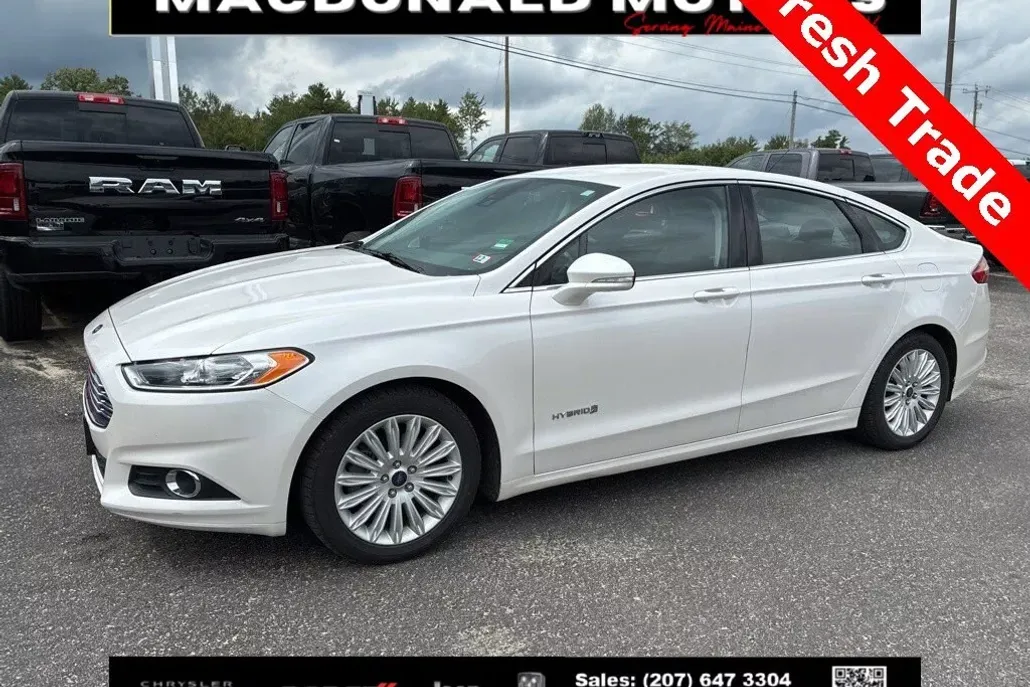 2016 Ford Fusion SE Hybrid photo 1