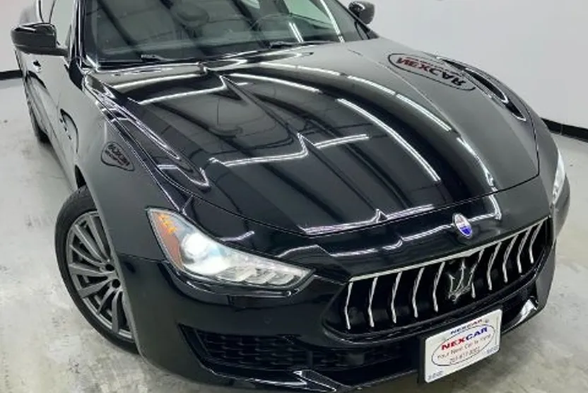 2019 Maserati Ghibli photo 1