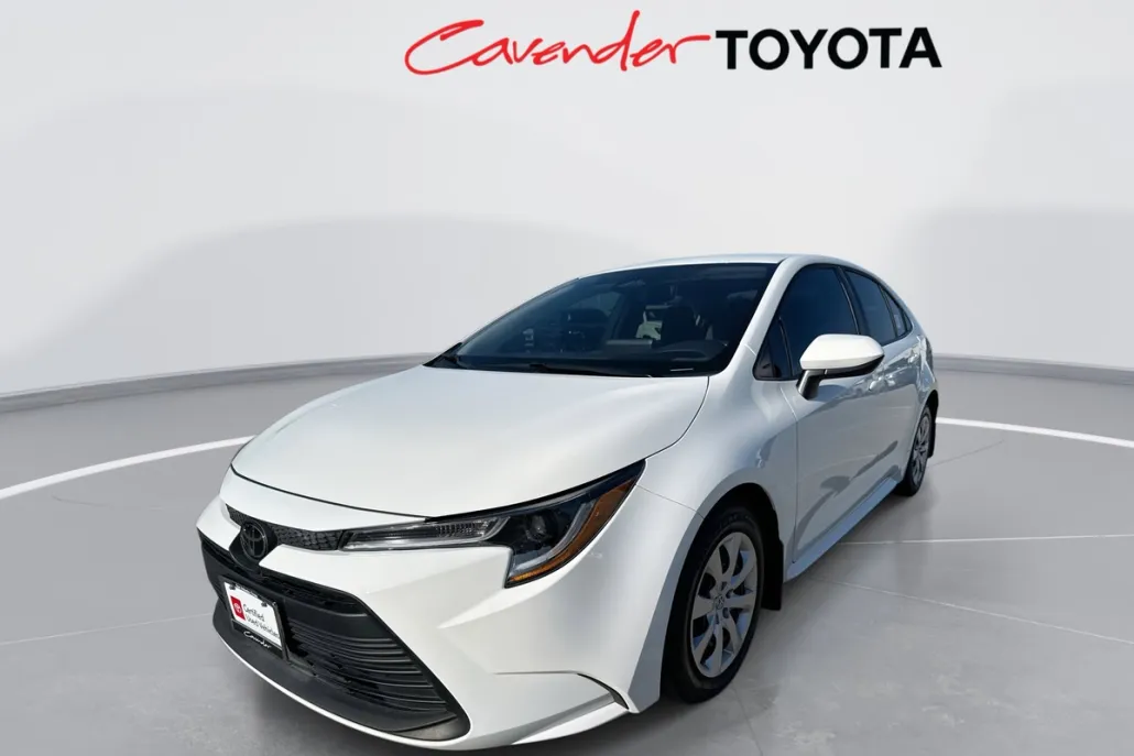 2024 Toyota Corolla LE photo 1