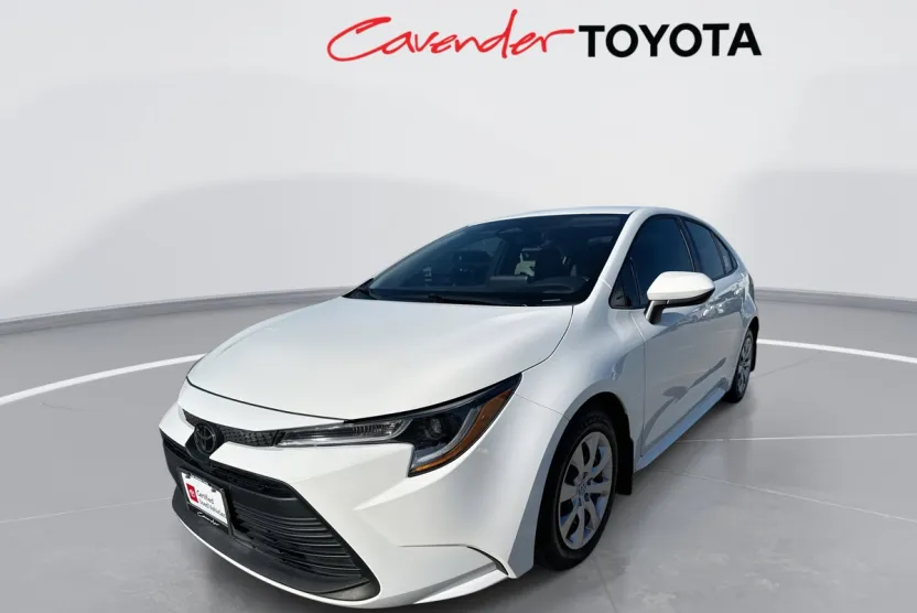 2024 Toyota Corolla LE photo 1