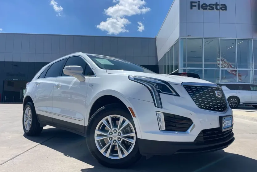 2024 Cadillac XT5 Luxury photo 1
