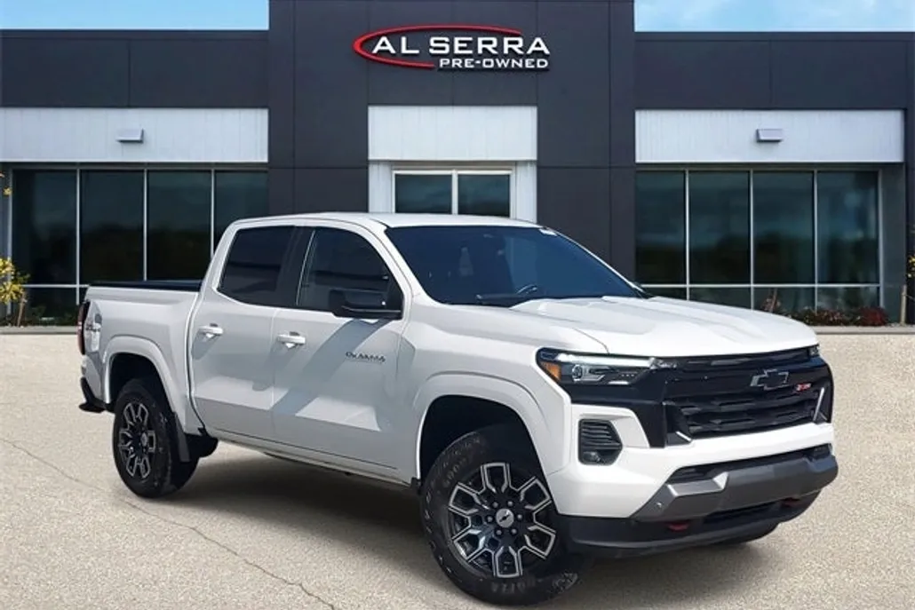 2023 Chevrolet Colorado Z71 photo 1