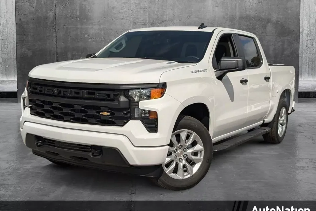 2025 Chevrolet Silverado 1500 Custom photo 1