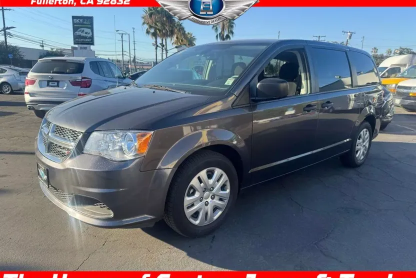 2019 Dodge Grand Caravan SE photo 1