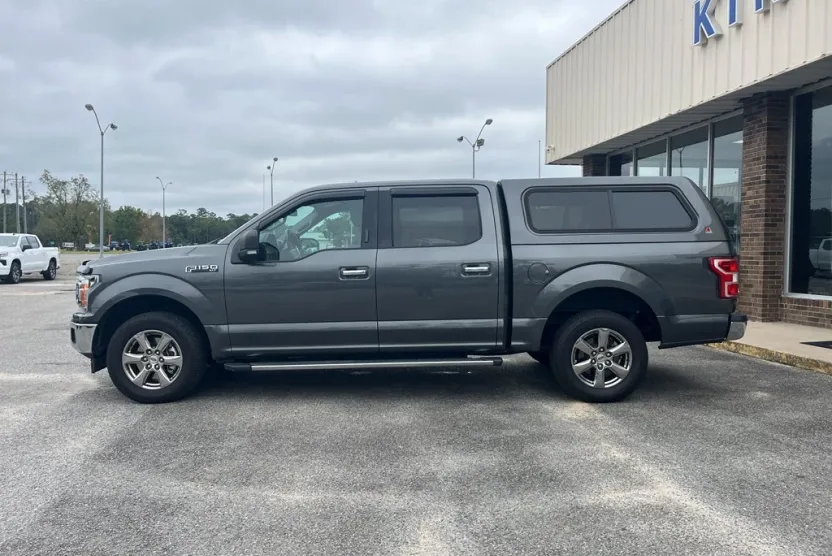 2020 Ford F-150 XLT photo 1