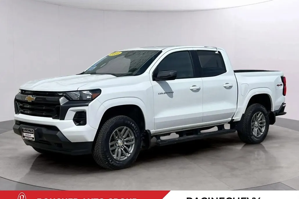 2023 Chevrolet Colorado LT photo 1