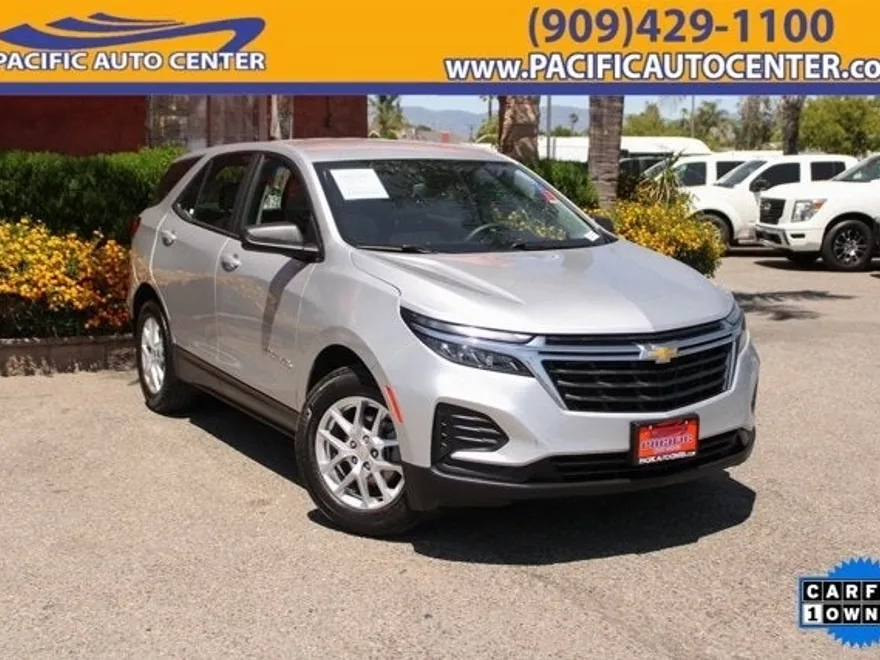2022 Chevrolet Equinox LS photo 1