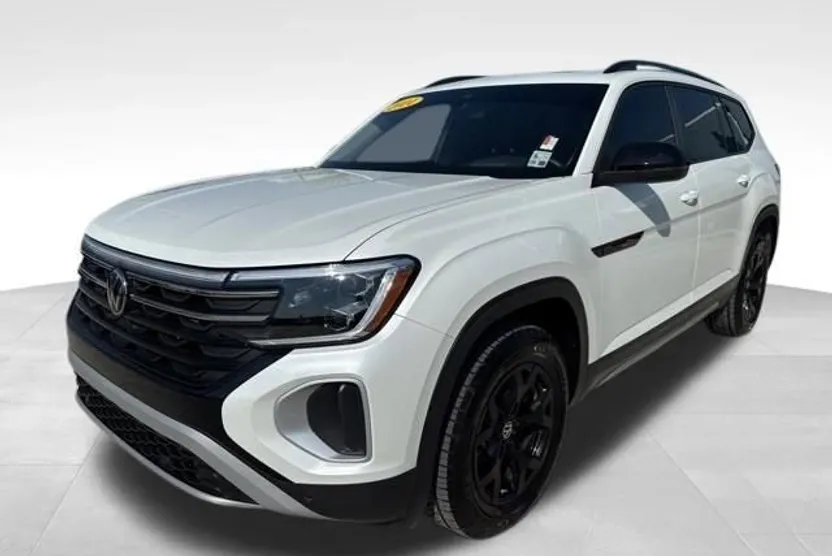 2024 Volkswagen Atlas Peak Edition SEL photo 1
