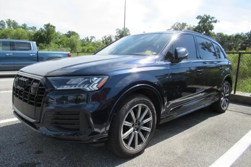 2023 Audi Q7 45 Premium Plus photo 1